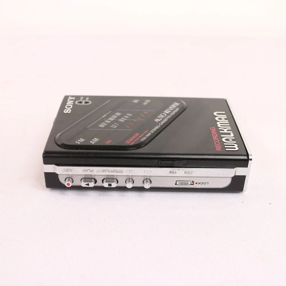 VTG Sony Walkman WM-F200II Cassette Player For Parts FM/AM Stereo Auto Reverse